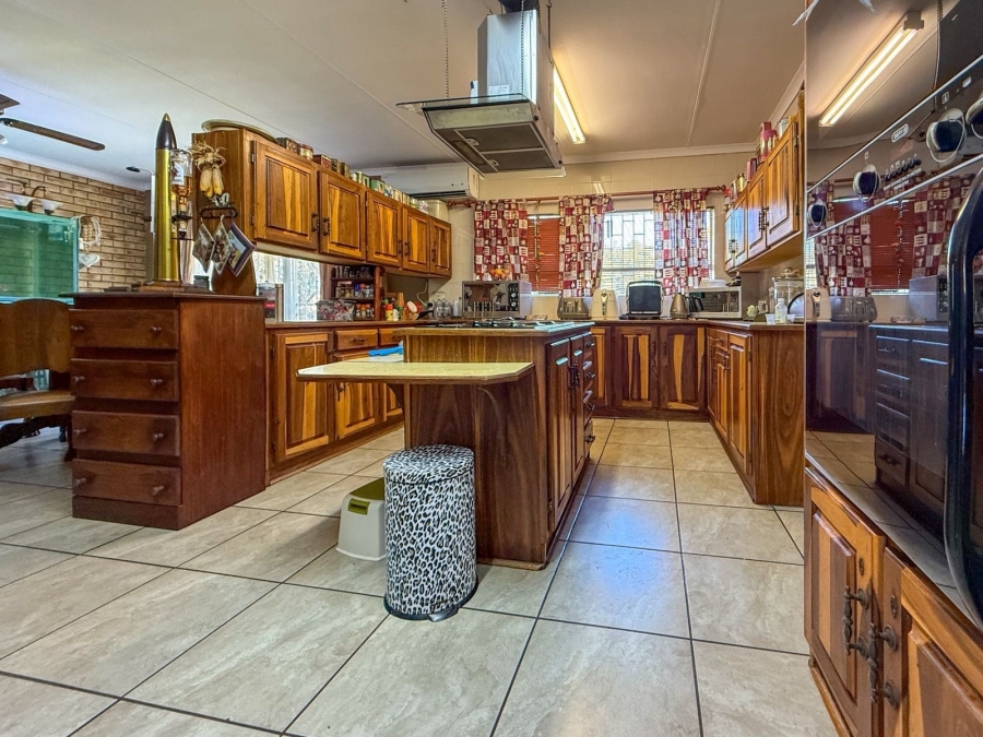 4 Bedroom Property for Sale in Wilgeboom A H North West